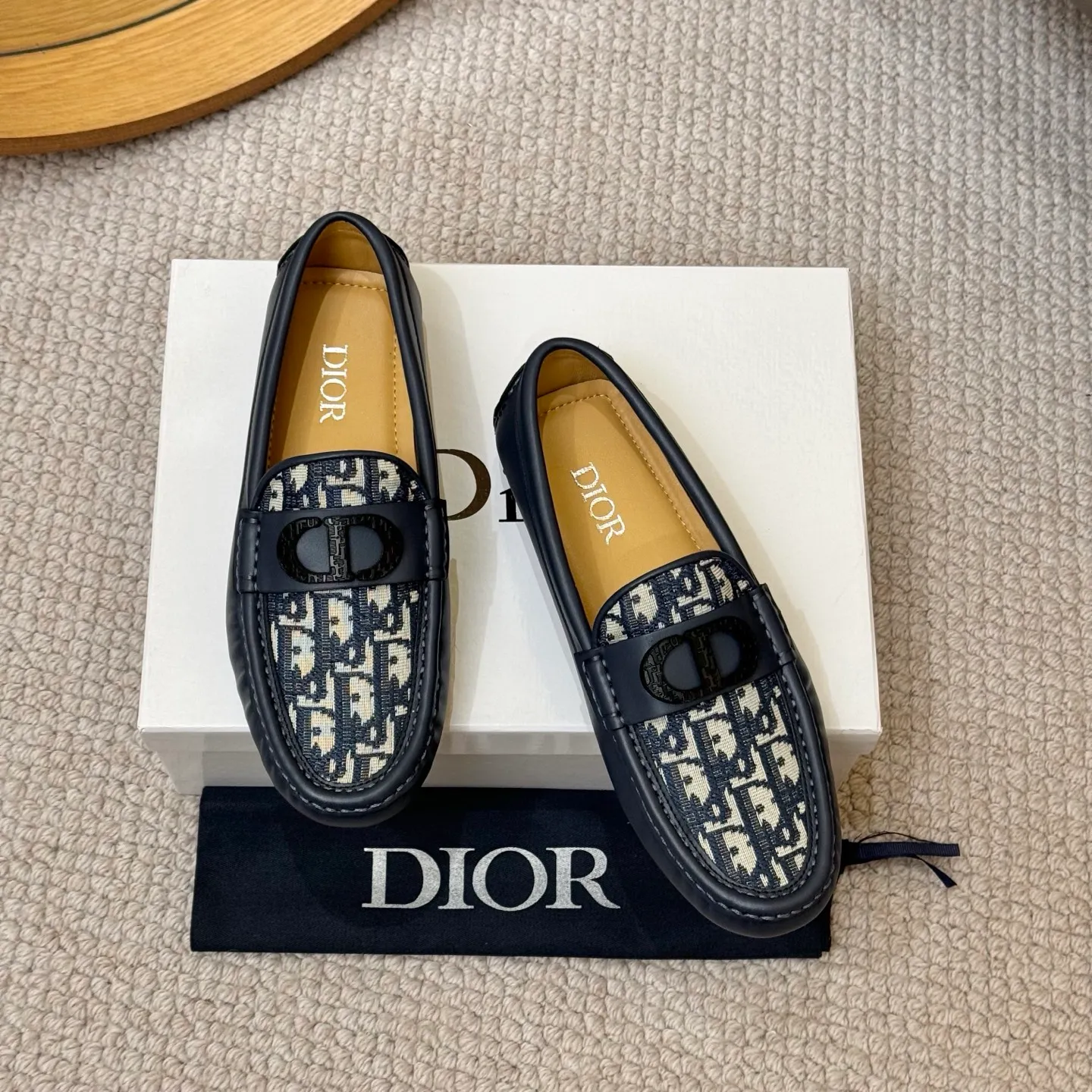 Men's clothing and shoes 💰420! (Yangli) Quality DIOR [Dior’s latest arrival] real auction hot-selling Doudou shoes 🔍DIOR) new Doudou shoes 👍Belgian designer Martin Margiela serves as Gucci shoe designer y full of charm, luxury style gentleman upper: imported cowhide, lining with spring sweat-absorbent first-layer sheepskin. Outsole Brand outsole, the last stitching on the bottom will never come off; equipped with classic Gucci exquisite hardware C D buckle💋The whole pair of shoes is fashionable and casual without losing high-end style; standard 38-46
